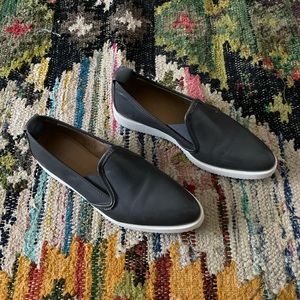 The Leather Street Shoe in gray